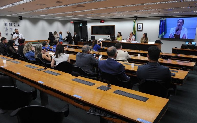 Especialistas pedem que STJ mantenha direitos das pessoas com autismo nos planos de saúde