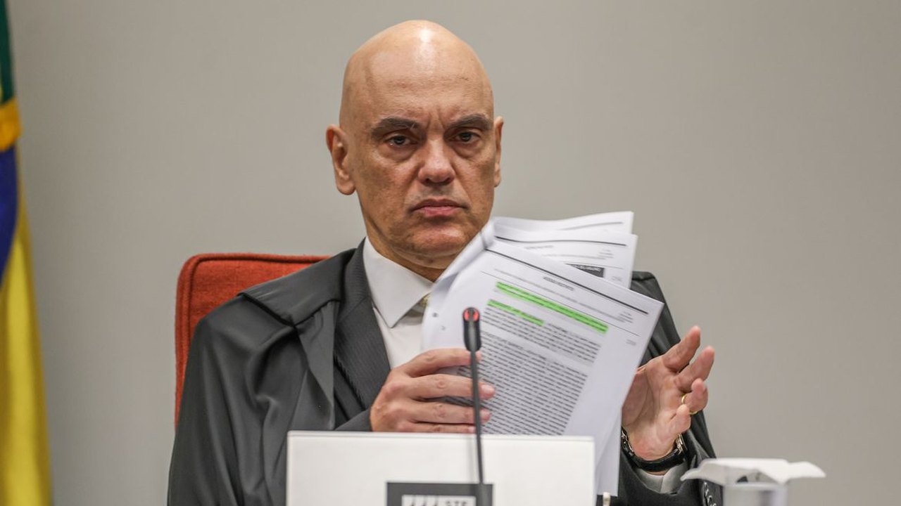 Moraes autoriza depoimento de Bolsonaro em investigação sobre arma apreendida durante prisão domiciliar