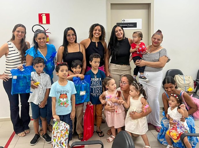 1º Juizado da Capital doa brinquedos a crianças assistidas pelo Programa João e Maria