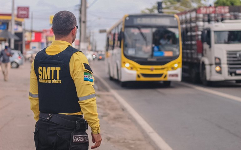 SMTT amplia fiscalização em corredores exclusivos de ônibus