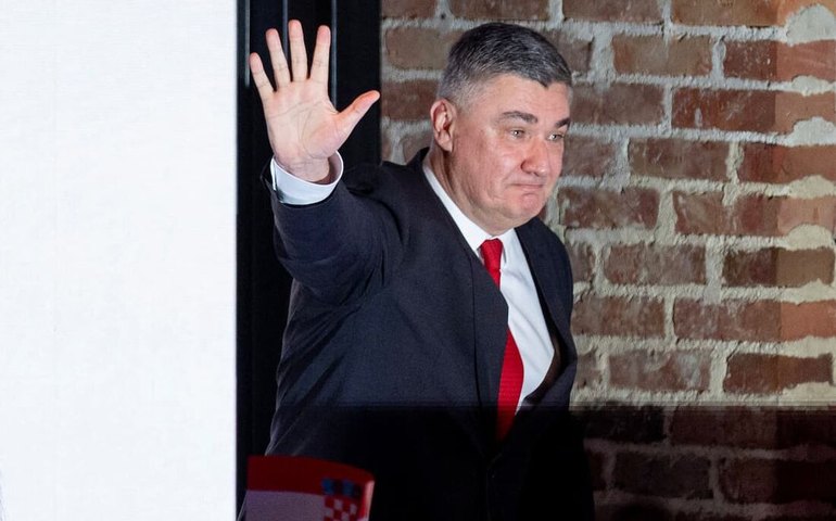 Na Croácia, pesquisas boca de urna mostram reeleição do presidente Zoran Milanovic