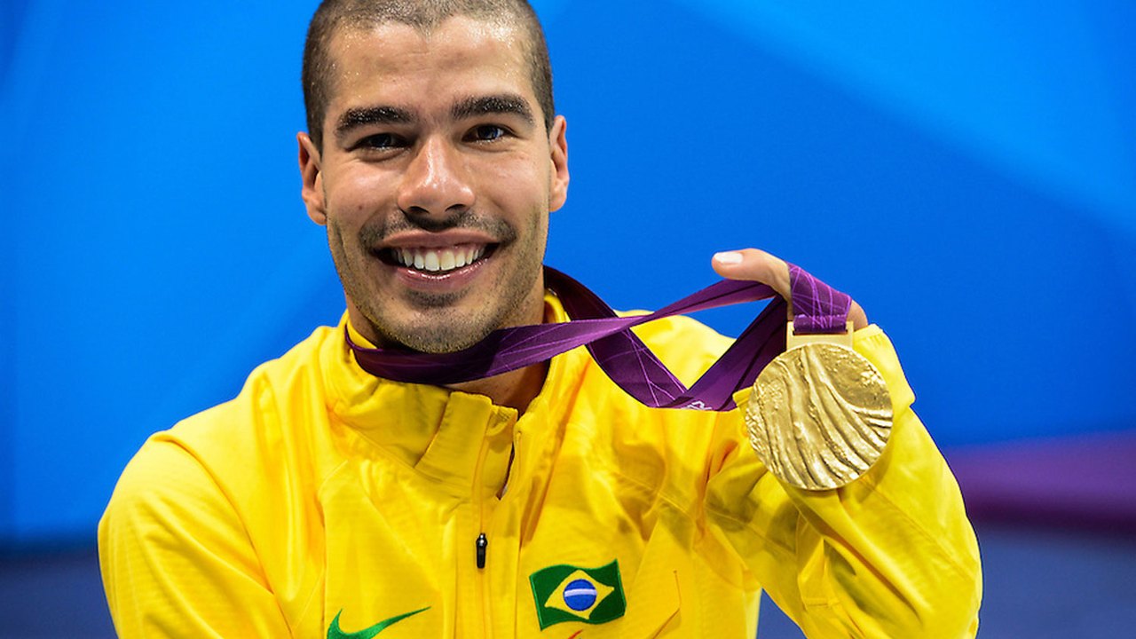 Nadador Daniel Dias ganha ouro na estreia e já soma 16 medalhas em Paralimpíadas
