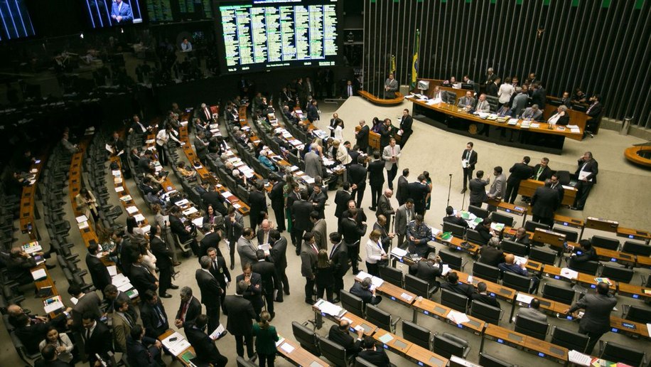 Emendas de bancada e comissões ao Orçamento ultrapassam R$ 234 bilhões