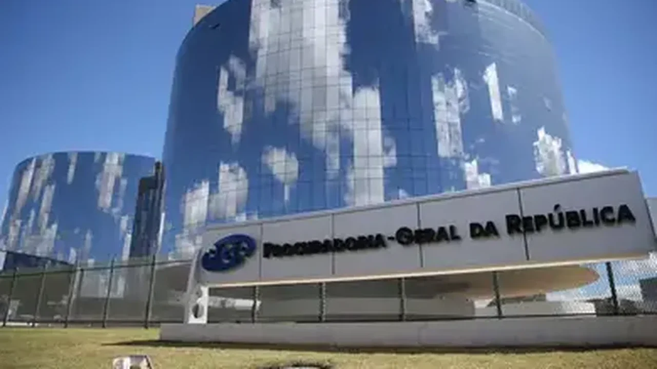 PGR defende que Buzzi perca cargo de ministro do STJ após acusações de assédio