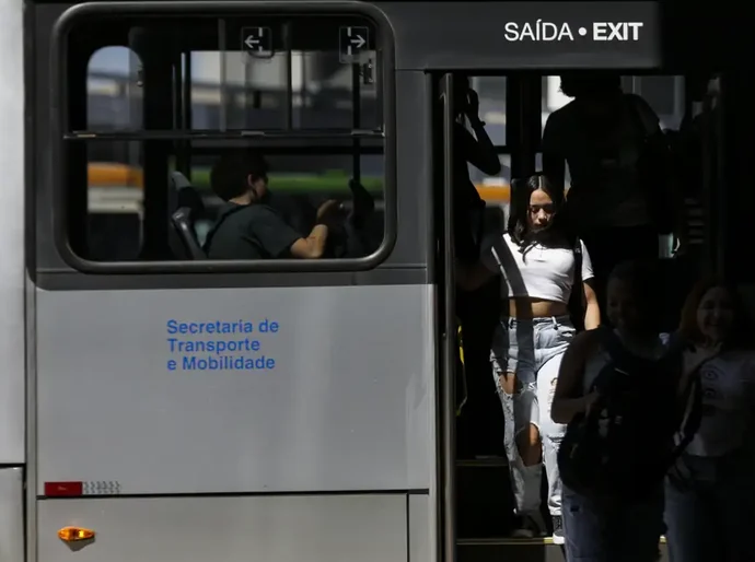 Rio terá lei contra abuso a mulheres no transporte coletivo