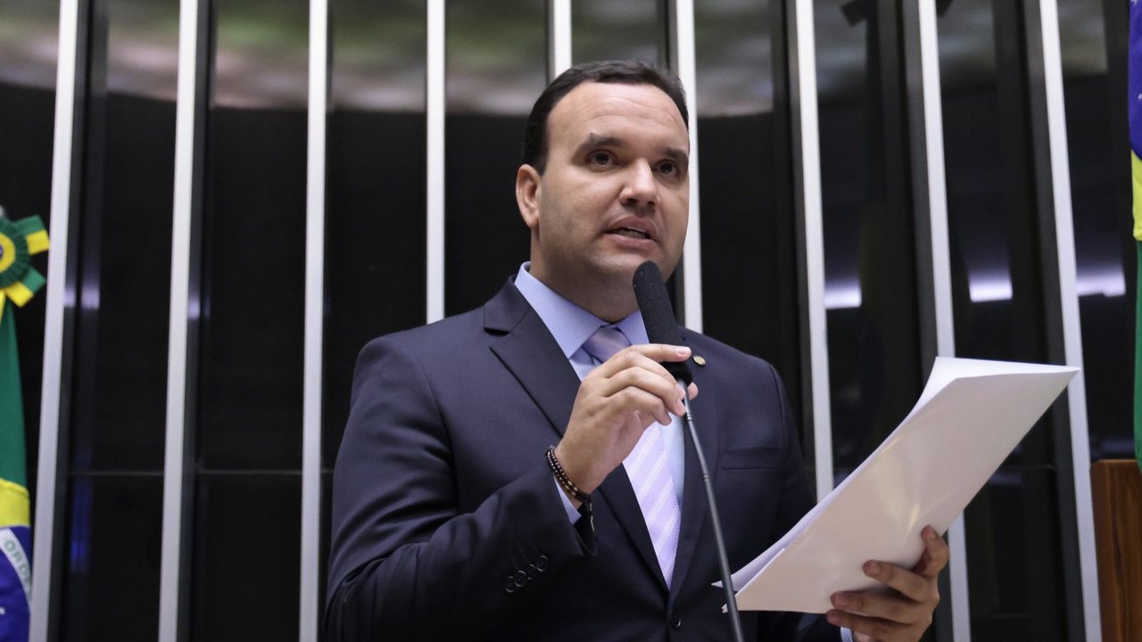 Luciano Amaral cobra de operadoras bloqueio de conteúdos impróprios na internet de ensino à distância
