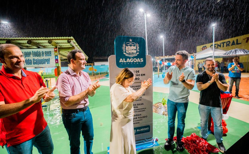 Governador entrega série de obras nos 65 anos de Emancipação Política de Cajueiro