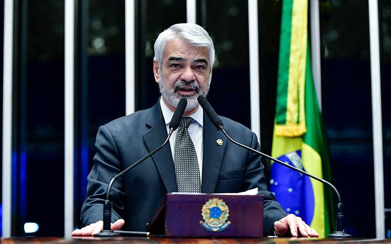 Humberto informa sobre lançamento do Complexo Econômico-Industrial da Saúde