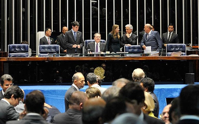 Renan pede voto de pesar pela morte do presidente da FIEB, Carlos Gilberto Farias