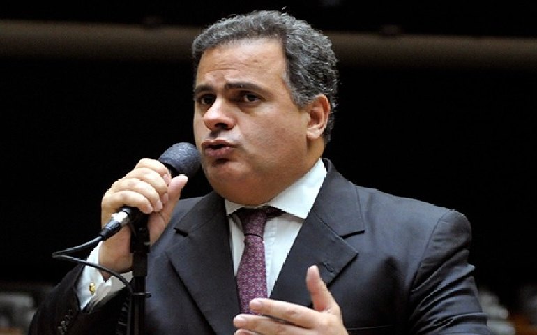 Transição energética vai custar ao mundo 35 trilhões de dólares, diz deputado