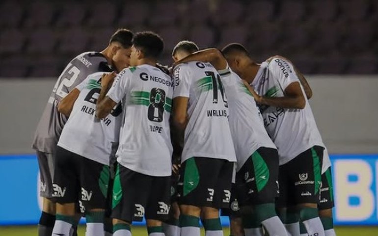 Coritiba leva virada da Ferroviária e perde chance de 'dormir' líder da Série B