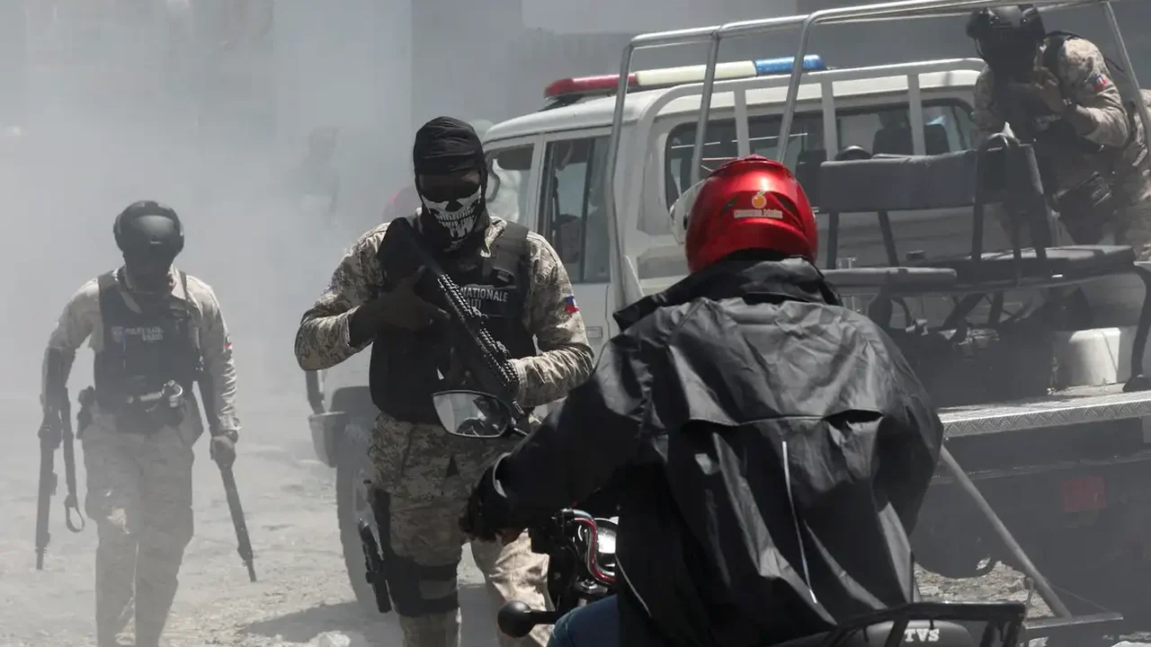 Ataque de gangue no Haiti mata dois jornalistas e um policial durante reabertura de hospital