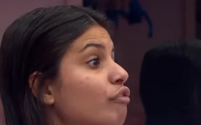 BBB 26: Gabi consome carne crua ao vivo e levanta alerta para riscos à saúde