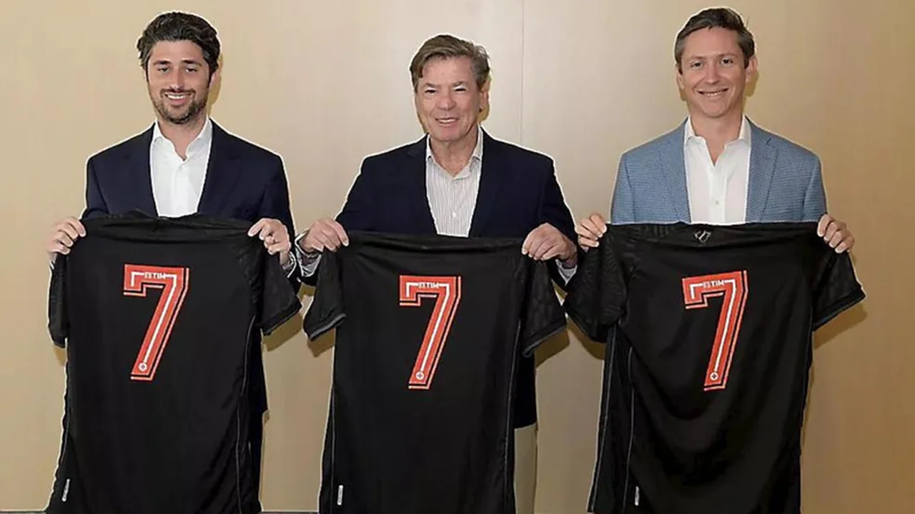 Técnico do Everton diz que clube ainda aguarda compra pela 777 Partners: 'Até que o negócio seja fechado'