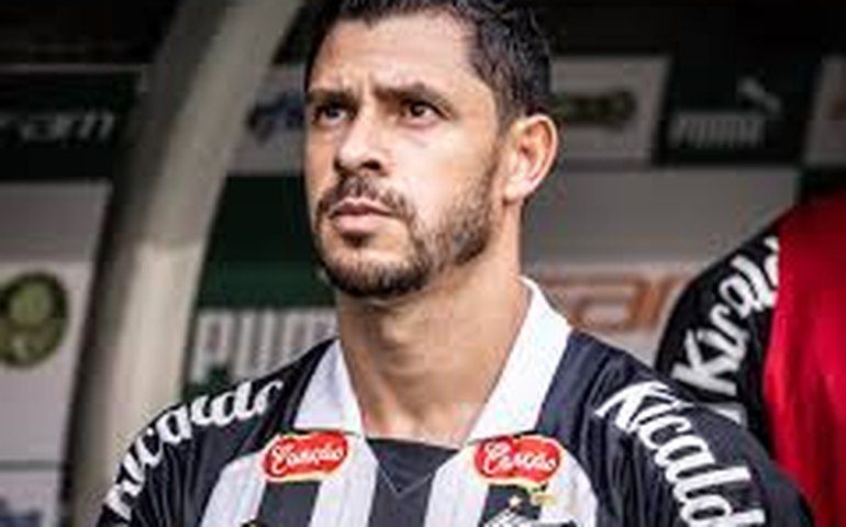 Giuliano sofre lesão na coxa direita e desfalca o Santos na Série B