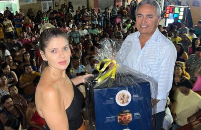 Doutora Maryelly e Francisco Tenório proporcionam o maior festival de prêmios de Chã Preta