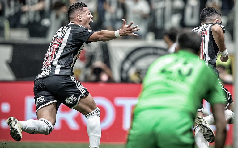 Atlético-MG sofre, mas vence San Lorenzo e avança às quartas da Libertadores