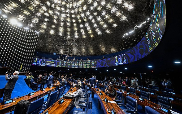 Senado analisa projeto que endurece punição para crimes contra agentes de segurança