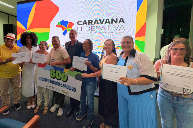 Ministério das Comunicações anuncia doação de 500 computadores durante a Caravana Federativa em Alagoas