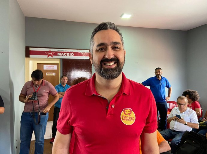 União e resistência: Basile Christopoulos defende projeto progressista para Maceió em convenção