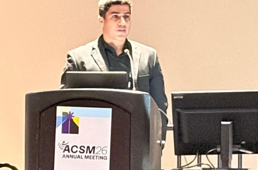 Profissional de Educação Física Wesley Henrique apresenta pesquisa sobre métodos avaliativos e palestra sobre exercício e saúde renal em congresso nos EUA