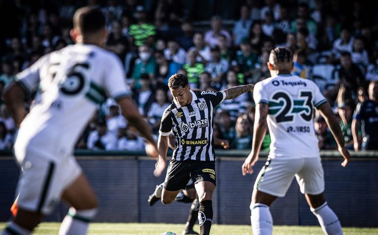 Santos empata com o lanterna Coritiba no Brasileirão e amplia má fase