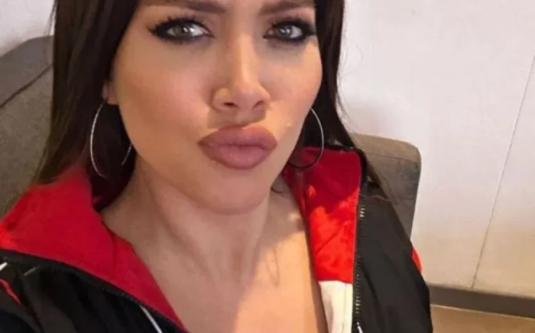 Wanda Nara posta vestindo agasalho da Juventus e acende especulação sobre futuro de Icardi