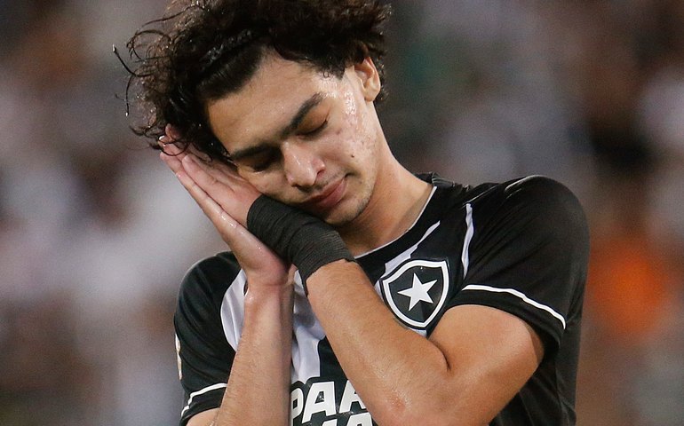 Botafogo bate Atlético-MG, segue 100% no Brasileiro e chega a 14 jogos invicto