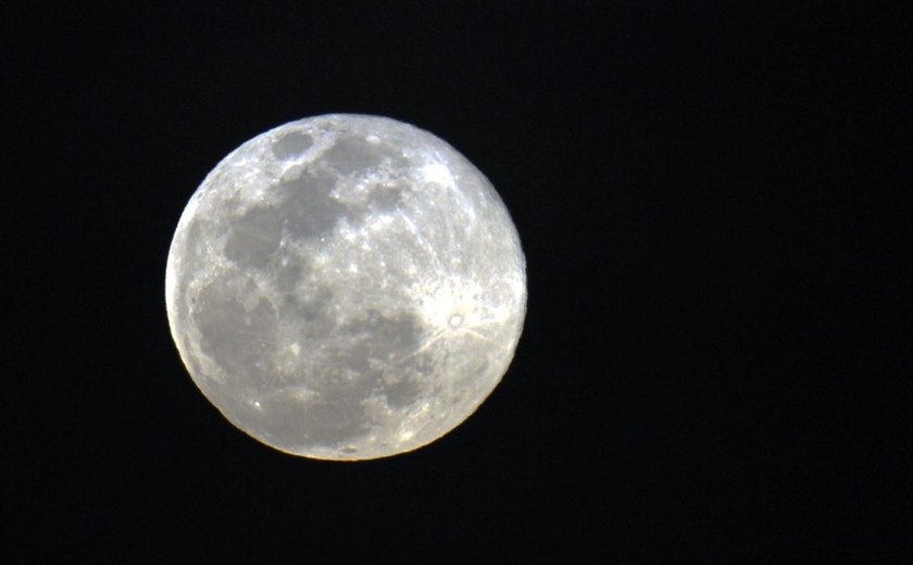 Nave americana Odysseus compartilha novas imagens de pouso na Lua