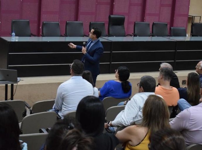 TCE/AL promove palestra sobre importância do diagnóstico precoce do câncer de próstata