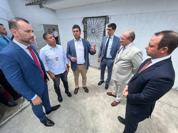 Juízes da Vara de Execuções Penais inspecionam ala especial de presídio em Maceió
