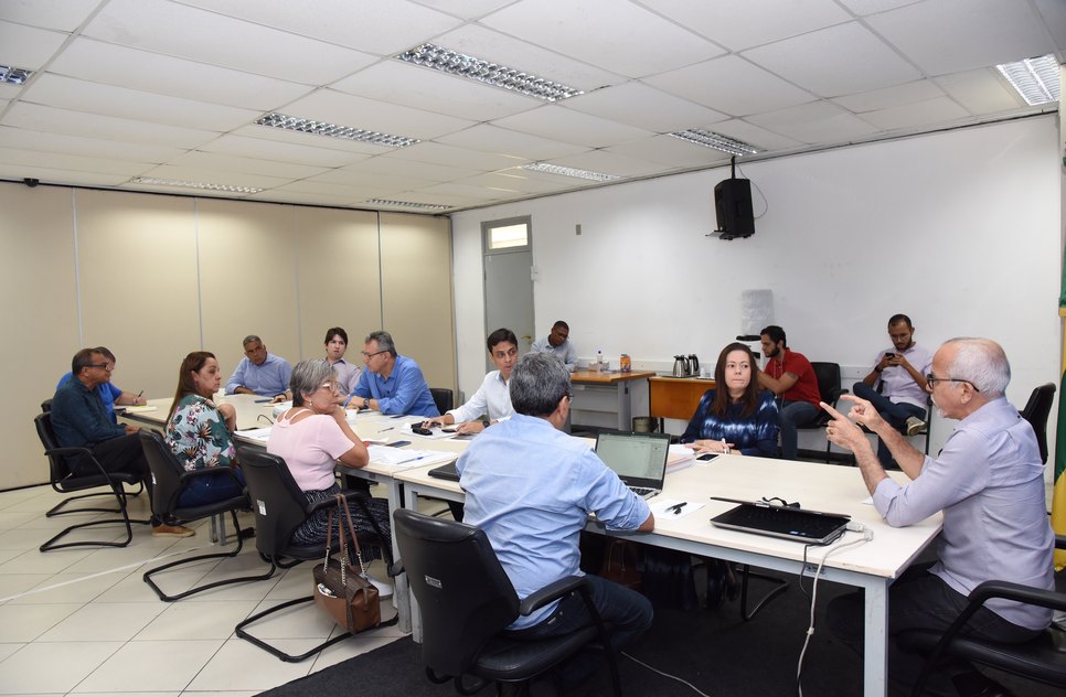 REUNIÃO EDVALDO MEDIDAS CORONA / Foto: Ana Lícia Menezes/PMA