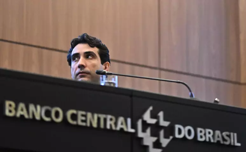 Banco Central pausa ciclo de alta e mantém taxa de juros em 15% ao ano