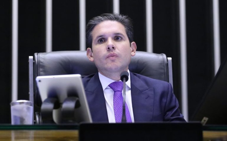 Motta anuncia grupo de trabalho para formular projeto sobre segurança de crianças na internet