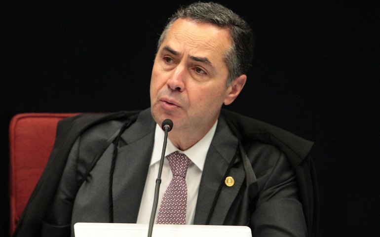 Barroso rebate críticas da Economist e nega crise de confiança no STF