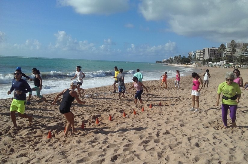Academia Maceió realiza aula de zumba e treino funcional