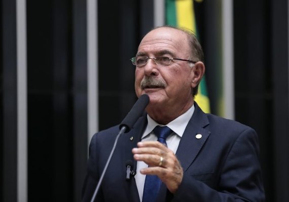 Comissão aprova projeto com regras para qualidade da água em piscinas