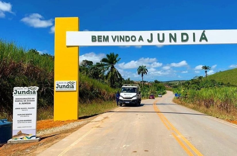 Após ação do MPAL a Justiça determina que Jundiá suspenda contrato de mais de R$ 2 milhões com empresa para fornecer fardamentos