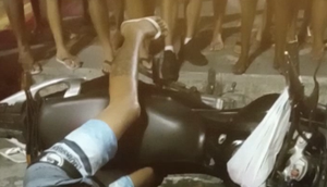 Assaltante tenta roubar moto e morre baleado por agente prisional em Aracaju; VÍDEO