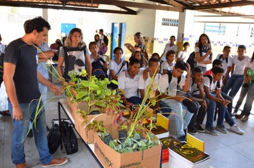 Sesau leva ações da Semana de Ciência e Tecnologia para a Escola Mário Broad