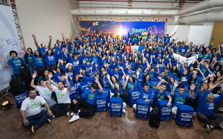 Governo de Alagoas realiza cerimônia de despedida dos 150 estudantes do programa Daqui pra o Mundo