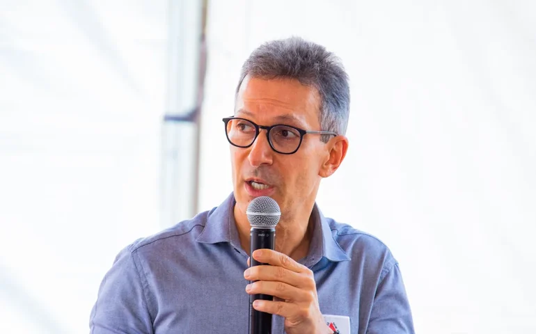 Zema comenta destruição causada por fortes chuvas em Juiz de Fora e Ubá