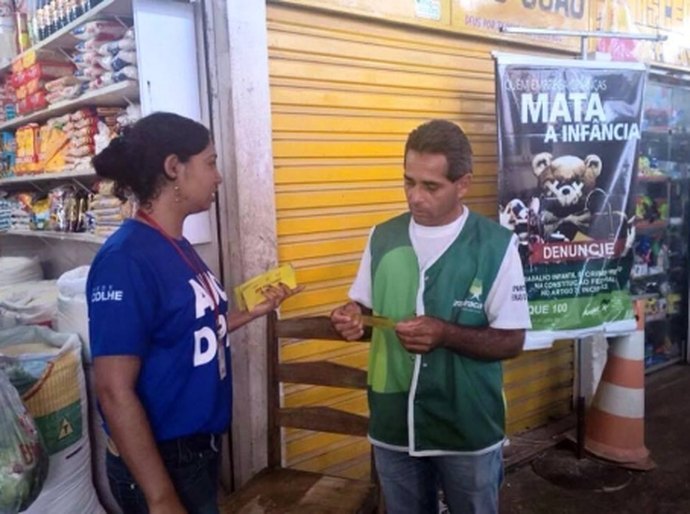 Combate ao trabalho infantil sensibiliza comerciantes em Arapiraca