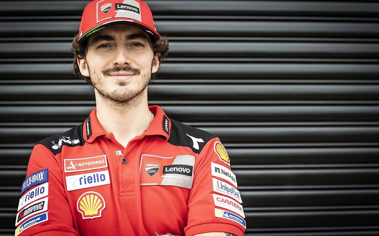 Francesco Bagnaia domina, bate recorde e faz pole position da MotoGP na Alemanha