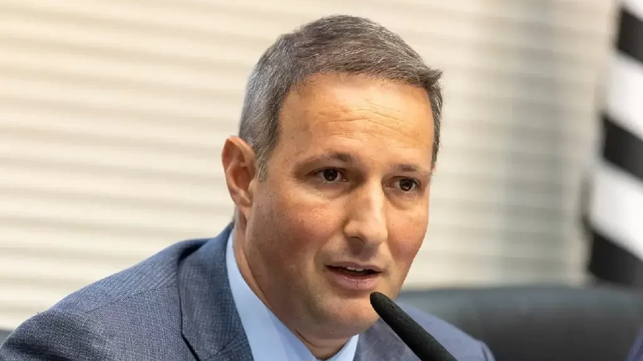Governo quer retomar texto original do projeto antifacção, atua contra mudanças de Derrite e busca Motta para adiar votação