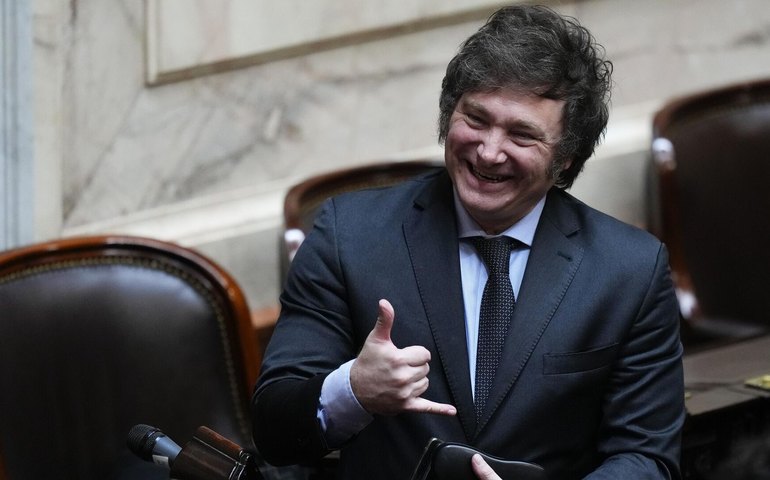 Quais mudanças estão incluídas na reforma trabalhista proposta pelo governo Milei na Argentina?