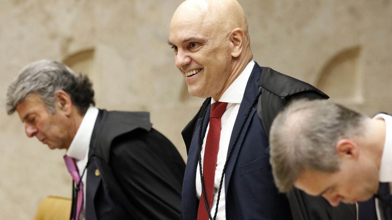 'Brasil é soberano e sempre saberá defender sua democracia', afirma Moraes em solenidade no TSE