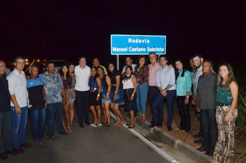 Câmara Municipal entrega comendas a conselheiros tutelares de Maceió