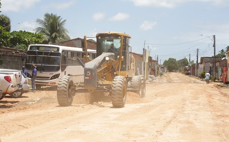 Novas vias pavimentadas pela Codevasf garantem mais mobilidade e renda para comunidades rurais de Coruripe (AL)