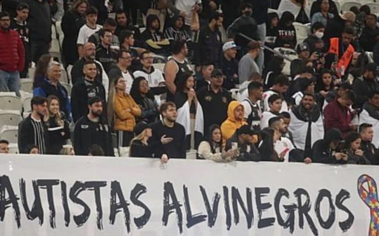Autistas ocupam estádios, ganham visibilidade e lutam por inclusão no futebol